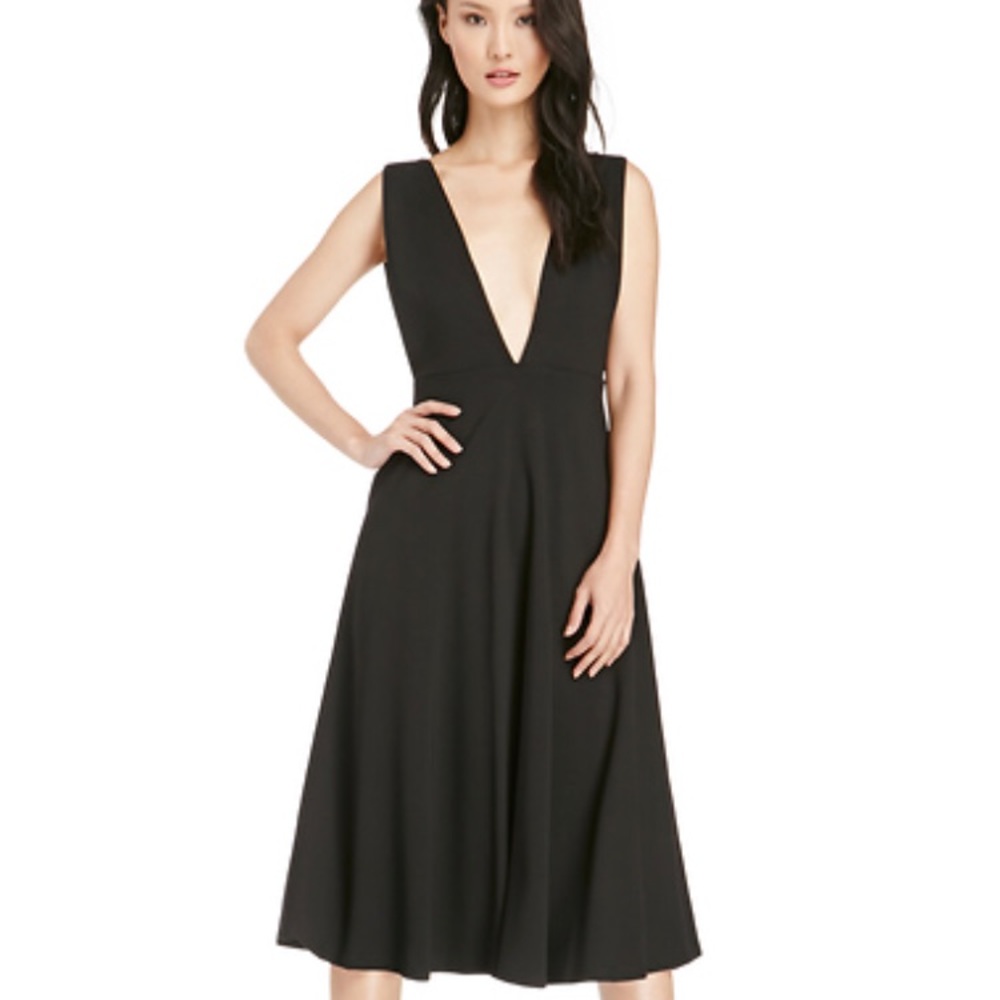 DailyLook plunge black dress